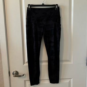 Black Camo Yogalicious 7/8 Leggings
